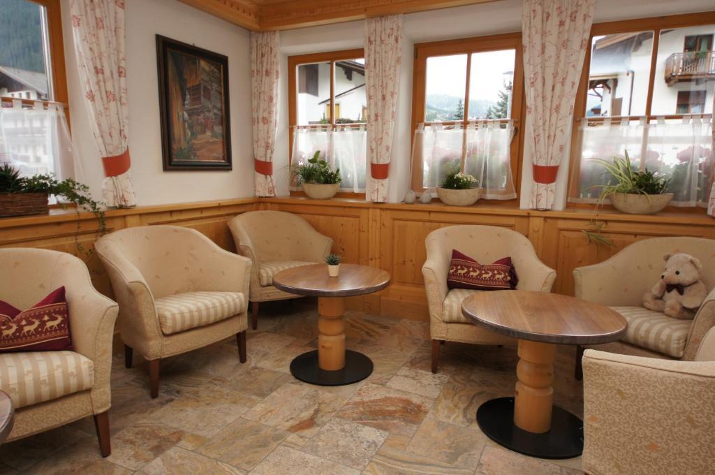 Garni Tofana Hotell Corvara In Badia Eksteriør bilde
