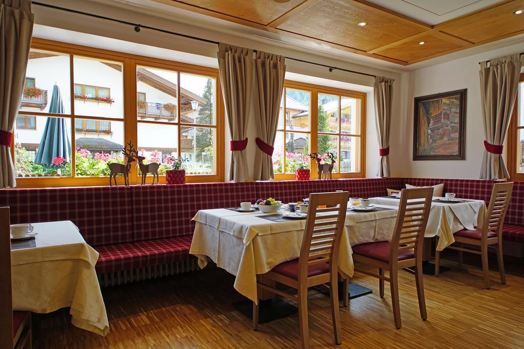 Garni Tofana Hotell Corvara In Badia Eksteriør bilde