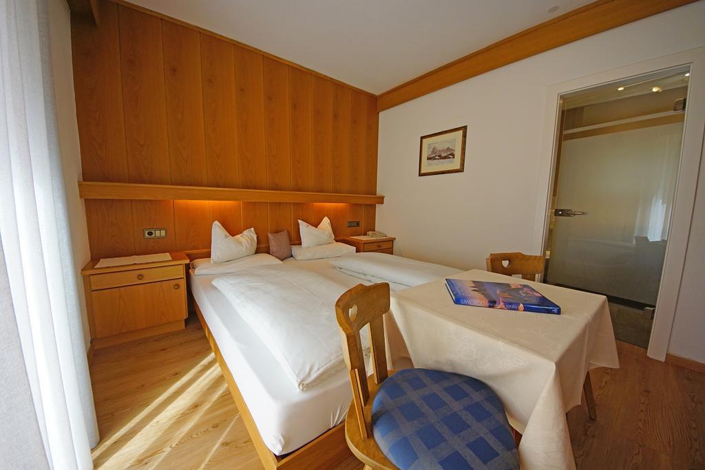 Garni Tofana Hotell Corvara In Badia Eksteriør bilde