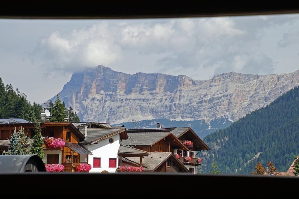 Garni Tofana Hotell Corvara In Badia Eksteriør bilde