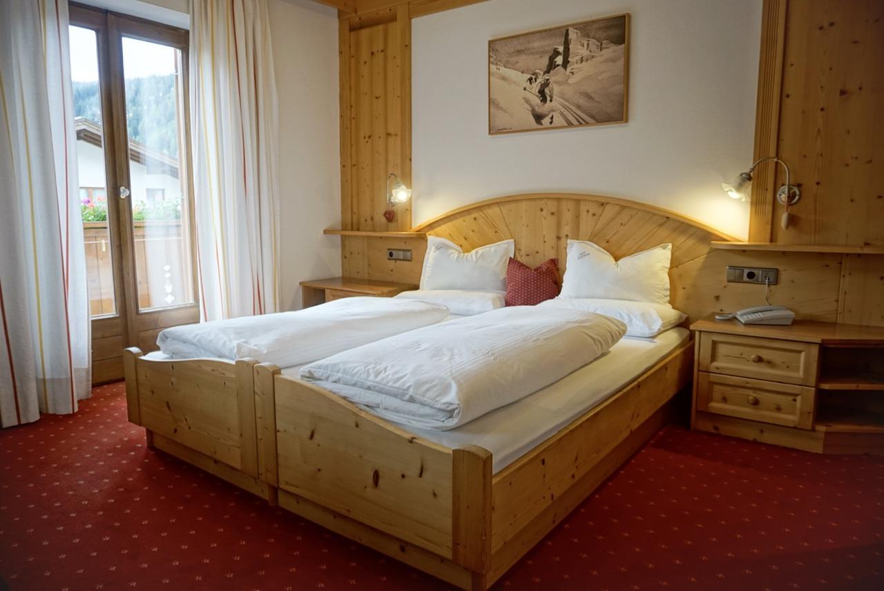 Garni Tofana Hotell Corvara In Badia Eksteriør bilde